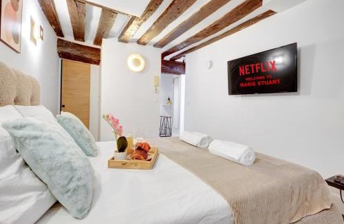 La Celle-sous-Gouzon Apartment | Marie Stuart Gem Heart of Montorgueil