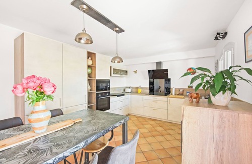 Carqueiranne Villa | Mas provencal, with swimming pool, pool house, near the sea, trade