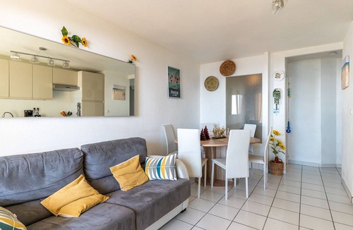 Mimizan-Plage Apartment | Mimizan Beach: Apartment for 4 with Parking and Direct Beach Access