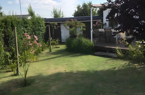 Saint Nazaire sur Charente House | Mobile Home '40 M², Proche De La Mer' with Private Terrace and Private Garden