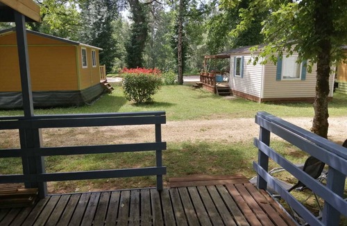 Carlux House | Mobil Home à Partager en Famille ou Entre Amis, à Quelques Mètres de la Dordogne