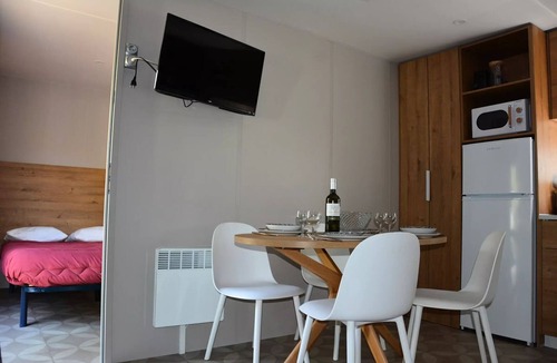 Sadirac House | Mobil-Home Althéa 3 Rooms 4 People Air-conditioned + TV 2sdb