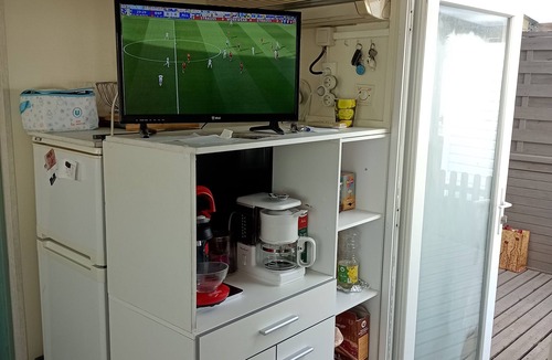 Barzan House | Mobile home 7/pers, in campsite located in barzan 17kms from Royan with swimming pool.