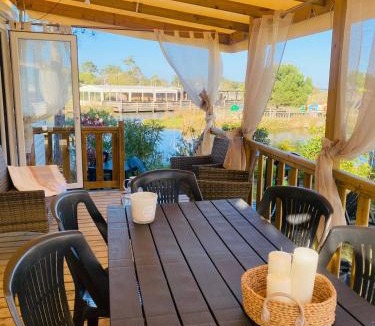 Lege-Cap-Ferret Cabin | Mobilhome 8 personnes cosy tout équipé avec vue sur bassin, cap ferret