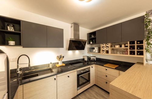 Saint-Pierre-d'Oleron Apartment | Modern Accessible Apartment in Saint-Pierre Center - Sleeps 4