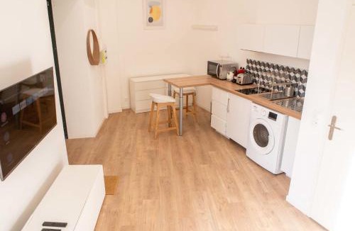 Chartrons Apartment | Modern AC Studio in the Heart of Chartrons