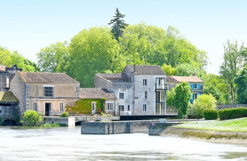 Jarnac Apartment | Modern and bright loft with panoramic view!