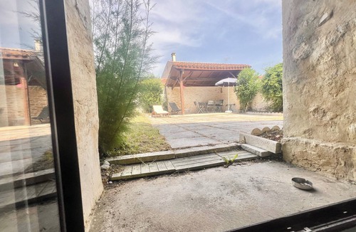 Saint-Coutant-le-Grand House | MODERN COUNTRY HOME - NICE GARDEN - FULLY EQUIPPED - WIFI - WONDERFULL Complex