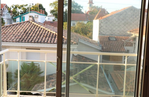Arcachon Apartment | *Modern Duplex in Arcachon: Terrace, WiFi, Parking, 150m from Beach*