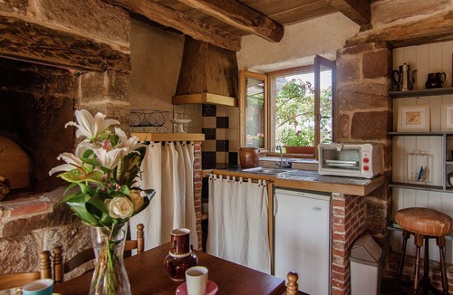 Saint-Bonnet-la-Riviere House | Modern holiday home with swimming pool