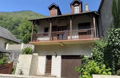 Urdos House | Mountain house in the heart of the village in the upper Aspe Valley