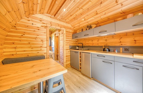 Saint-Vivien-de-Medoc Apartment | Nature Break in Saint-Vivien – Unique Stay with Wi-Fi and Peaceful Garden