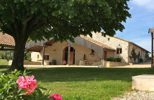 Bouniagues Cottage | Near Monbazillac charming gîte 3ha park heated swimming pool barn