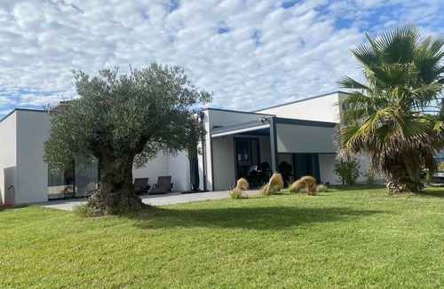 Vaux-sur-Mer Villa | new architect villa with large terrace and patio 800 m from the sea