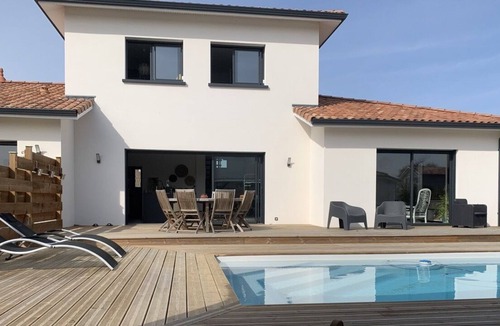 Tosse Villa | New architect villa with heated swimming pool and bodega ....