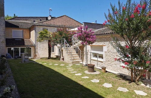 Eymet House | NEW GITE FOR 6 TO 12 PEOPLE IN THE HEART OF THE BASTIDE D'EYMET