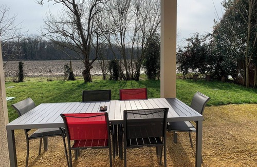 Vendeuvre-du-Poitou House | New gîte, 12 minutes from Futuroscope, in the countryside. "Poppy