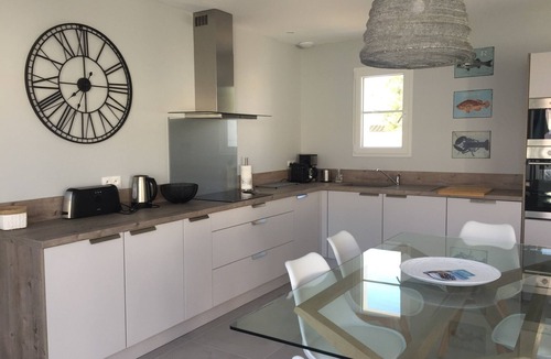 La Bree-les-Bains House | New house with private heated pool, 500 metres from the seafront!