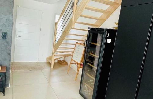 Eysines House | New house with 3 bedrooms, including a master suite, air conditioning, near tramway.