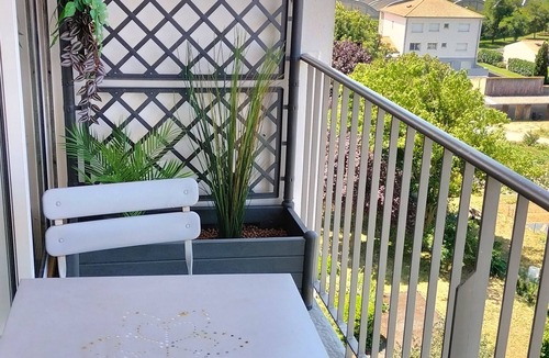 La Rochelle Apartment | New: large, bright apartment with sea view near center and port