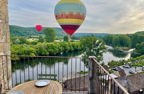 Beynac-et-Cazenac House | New Listing! Maison Delluc with Spectacular Vistas