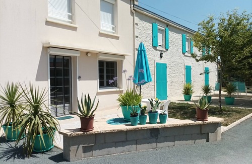 Saint-Hilaire-la-Palud Apartment | New studio in the heart of the Marais Poitevin, ideal for a change of scenery