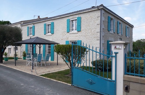 Saint-Hilaire-la-Palud Apartment | New studio in the heart of the Marais Poitevin, ideal for a change of scenery