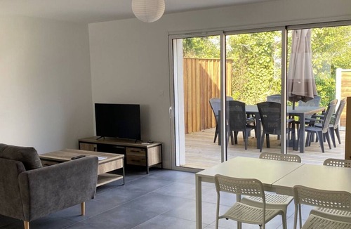 Ares House | New terraced house 500m from the basin and the city center