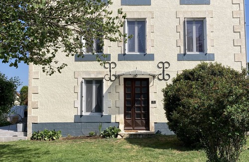 La Chapelle-Baton Villa | Newly reburbished 4 bedroom town house in La Vienne.