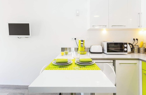 Avignon Apartment | Nice air-conditioned studio of 27 m2 with veranda and balcony in Avignon