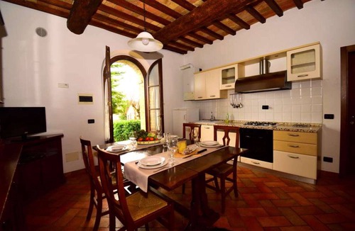 Ponte di Gabbiano Apartment | Nice apartment for 3 people with WIFI, pool, A/C, TV and pets allowed, close to Siena