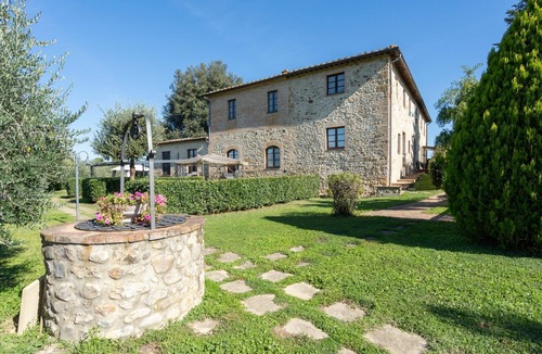 Ponte di Gabbiano Apartment | Nice apartment for 3 people with WIFI, pool, A/C, TV and pets allowed, close to Siena