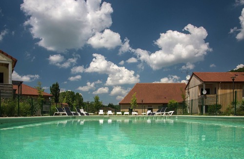 Les Eyzies Apartment | Nice apartment with shared pool in Dordogne