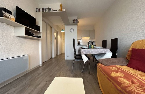 Port District Apartment | Nice apartment 5 min from the sea, 2 bedrooms, parking, balcony, Châtelaillon-Plage