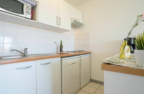 Ciboure Apartment | Nice apartment for 6 people with pool, WIFI, TV, terrace and pets allowed