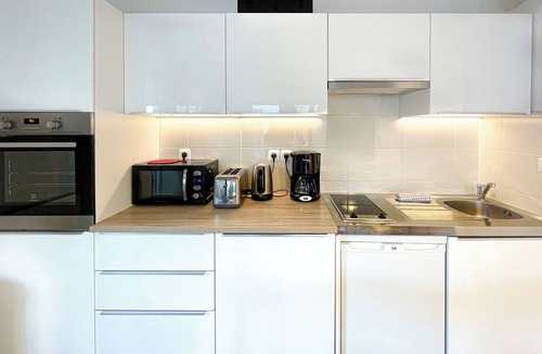 Bassins a Flot Apartment | Nice apartment for 4 with parking, near Cité du Vin