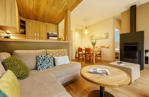 Les-Trois-Moutiers House | Nice apartment in villa for 4 guests with pool, WIFI, hot tub, TV, terrace and parking
