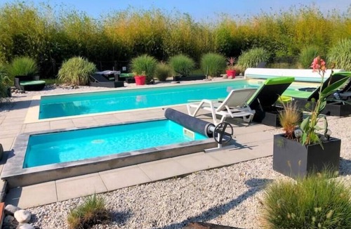 Bourran House | Nice house in Lot-et-Garonne with a terrace, swimming pool, and optional SPA.