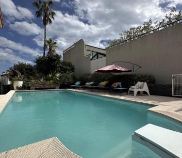 Saint-Laurent-du-Var Villa | Nice Living Hôtel Particulier Piscine