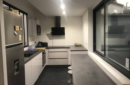 Merignac House | Non-adjoining renovated shop "the countryside in the city