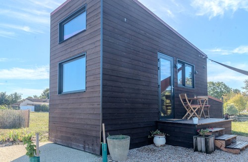 Salignac-sur-Charente House | Null 'Tiny La Part Des Anges' with Private Terrace, Private Garden and Air Conditioning