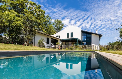 Arbonne Villa | OIHAN KEYWEEK Amazing villa in quiet area with heated pool in Arbonne