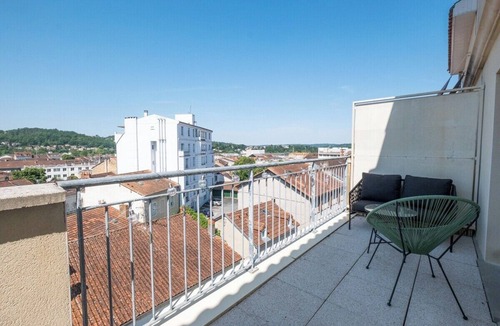 Perigueux Apartment | OIQIA Carmésin