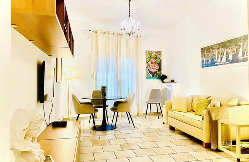 Opera Apartment | OLD PORT SEA VIEW TOP FLOOR