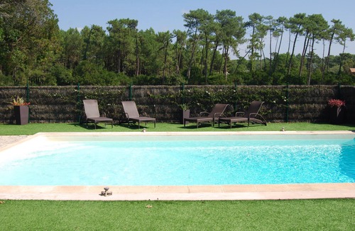 Anglet Apartment | On the Golf of Chiberta, apartment 4 pers ., bright and quiet. Garage. Swimming