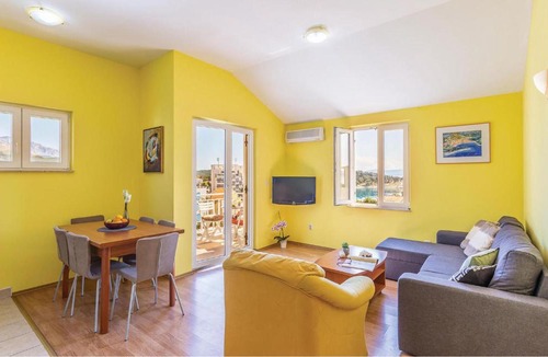 Bili brig Apartment | One-Bedroom Apartment in Makarska