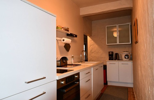 Soyaux House | One-level gîte, enclosed terrace, communal pool, small families