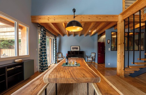 Hourtin Villa | Outstanding wooden villa, fully equipped, pool; near lake, sea and shops.