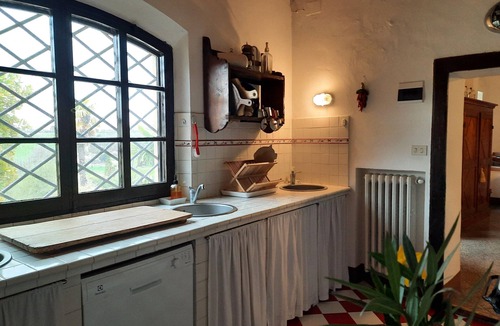 San Giovanni d'Asso Villa | Pasqui Villas : La Consuma Historic villa in a village, garden, view, pool, WiFi
