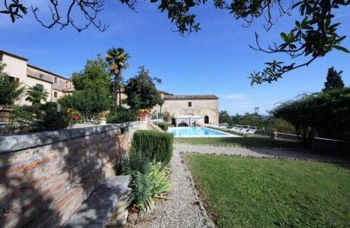 San Giovanni d'Asso Villa | Pasqui Villas La Consuma villa storica in paese con vista pscina WiFi